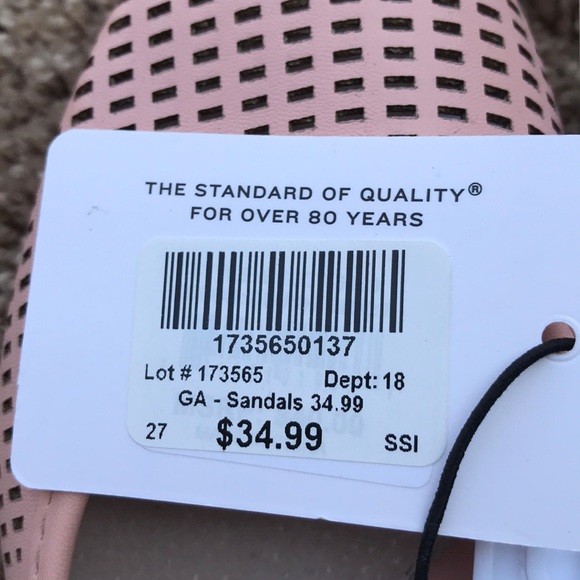 Women’s Leather Insole Perforated Flats - Picture 5 of 5